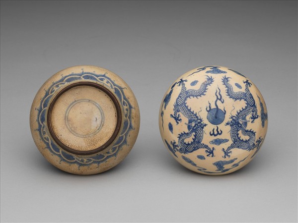 青花雙龍戲珠紋印泥盒