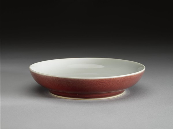 霽紅釉白裡盤