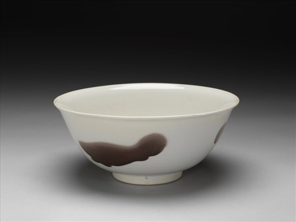 釉裡紅三魚紋碗