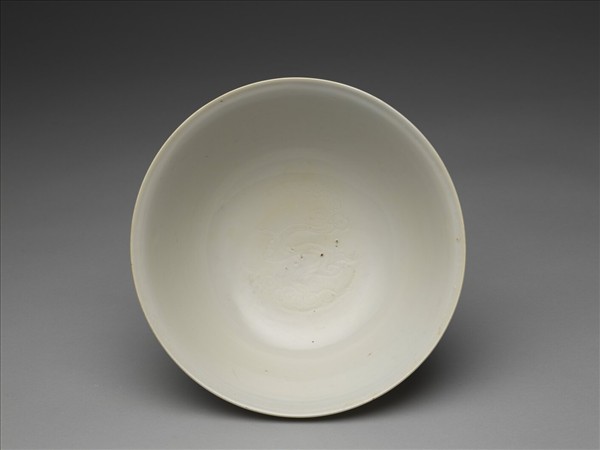 釉裡紅三魚紋碗