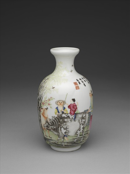 洋彩人物花鳥瓶