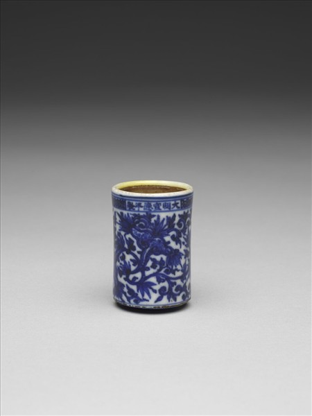 青花花卉紋筒