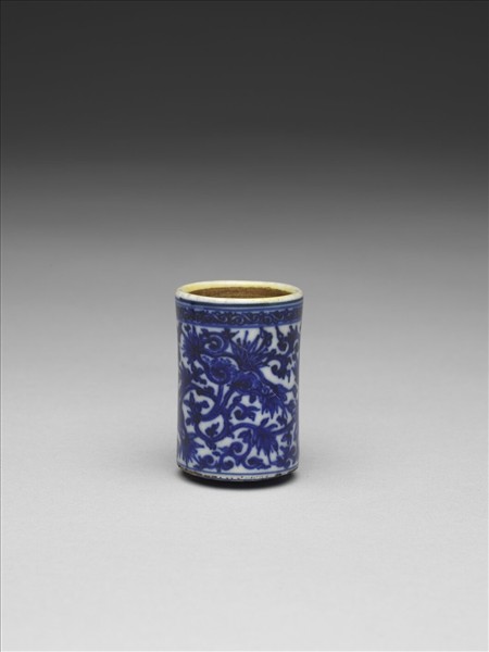 青花花卉紋筒