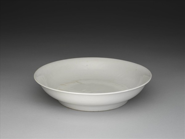 甜白釉雙龍紋盤