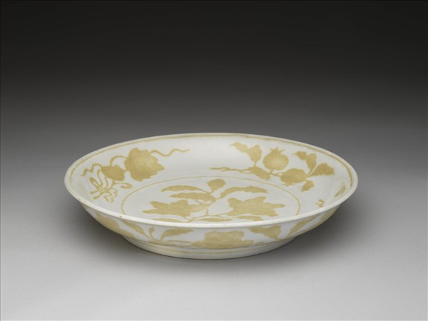 褐黃折枝梔子花果紋盤