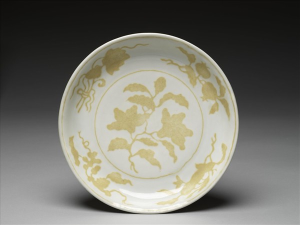 褐黃折枝梔子花果紋盤