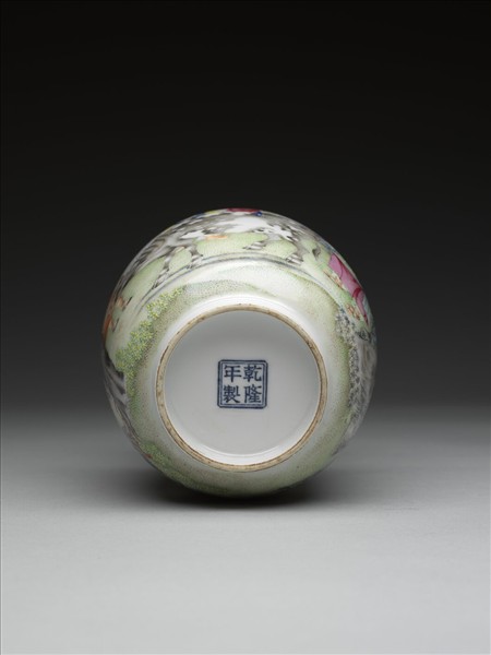 洋彩人物花鳥瓶