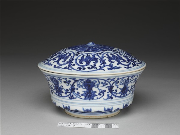 青花八寶紋蓋碗