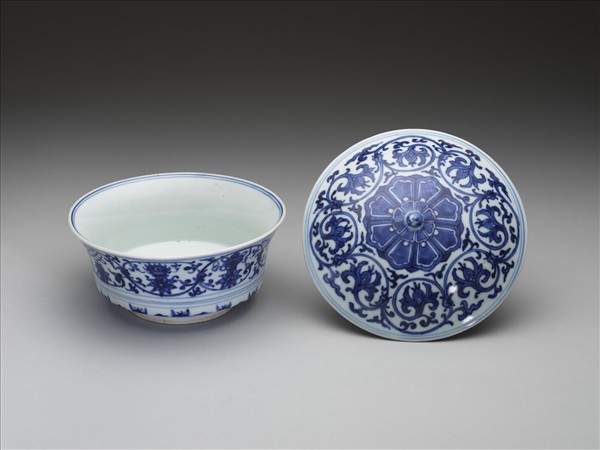 青花八寶紋蓋碗