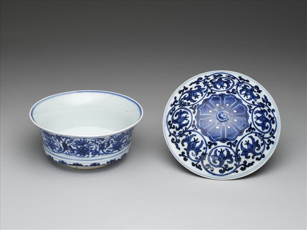 青花八寶紋蓋碗