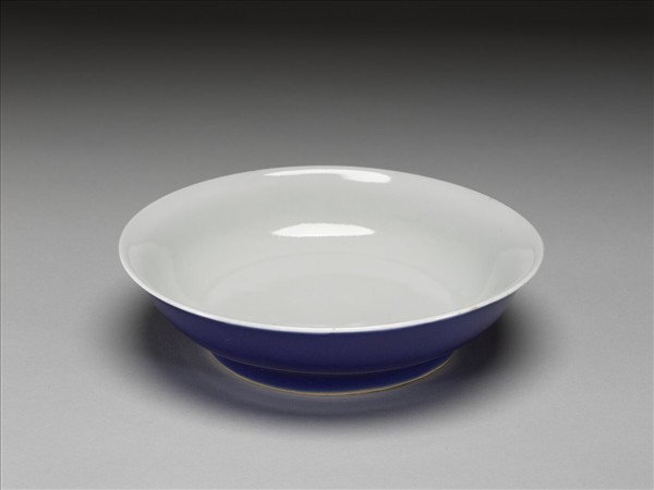 霽青釉白裡盤