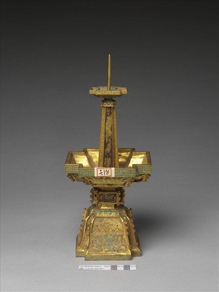 銅鍍金嵌玉及填琺瑯燭台(五供)