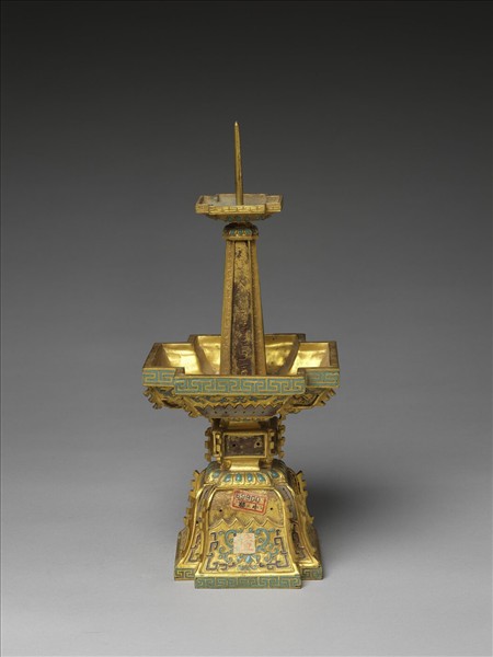 銅鍍金嵌玉及填琺瑯燭台(五供)