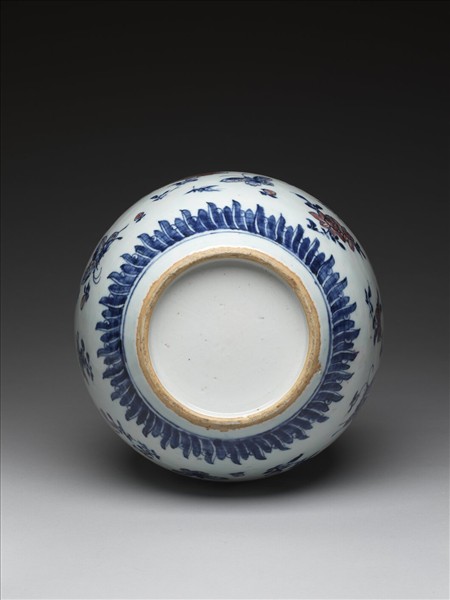 青花釉裡紅花卉蝴蝶紋天球瓶