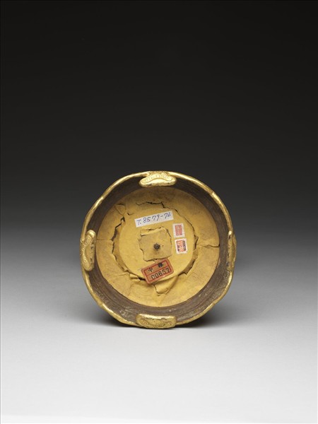 銅鍍金嵌料及螺鈿法輪