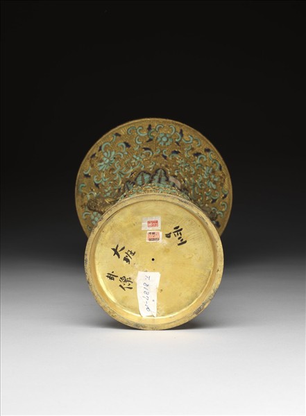 銅鍍金嵌綠松石及填料觚（五供）