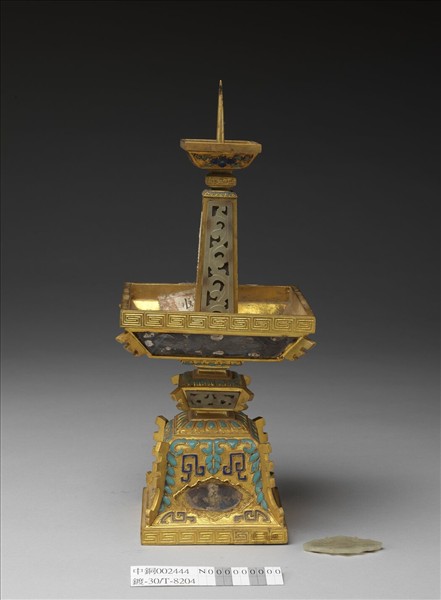 銅鍍金嵌玉及填料燭台（五供）