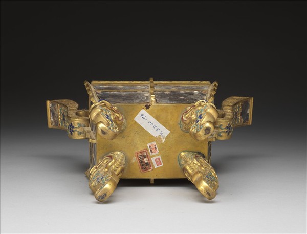 銅鍍金嵌玉及填料爐（五供）