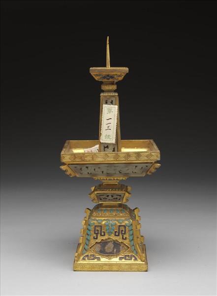 銅鍍金嵌玉及填料燭台（五供）