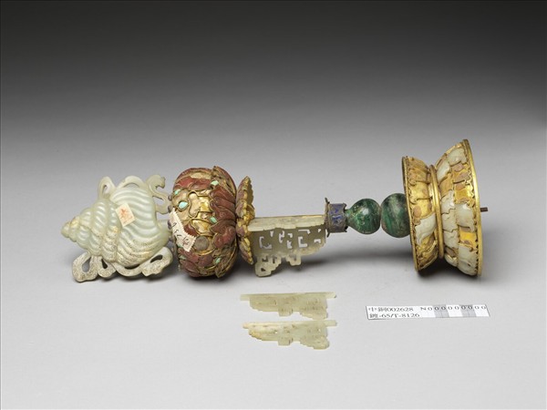 銅鍍金嵌玉及填料八寶（法螺）