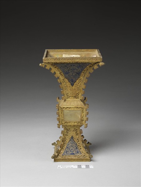 銅鍍金嵌玉及青金石觚（五供）