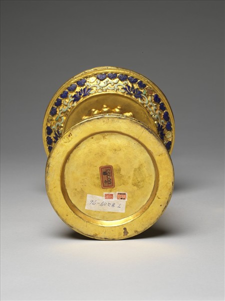 銅鍍金嵌松石及青金石燭台（五供）