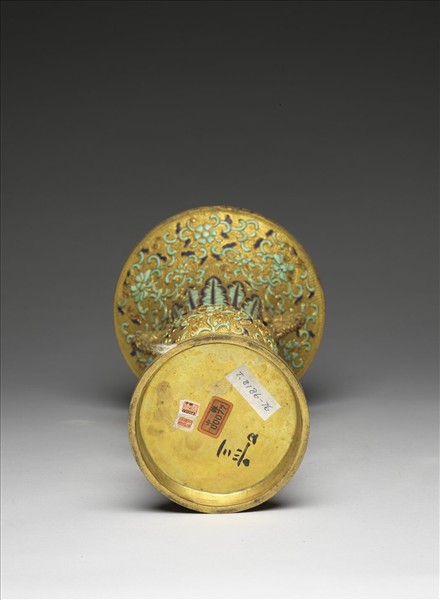 銅鍍金嵌綠松石及填料觚（五供）