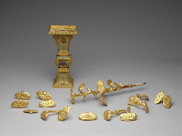 銅鍍金嵌玉及填料觚（五供）