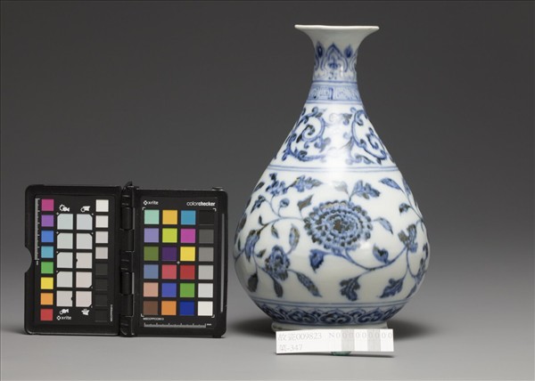 青花四季花卉紋玉壺春瓶