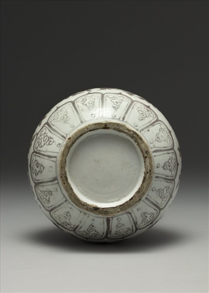 釉裡紅菊花紋玉壺春瓶