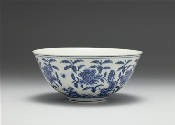 青花牡丹紋碗