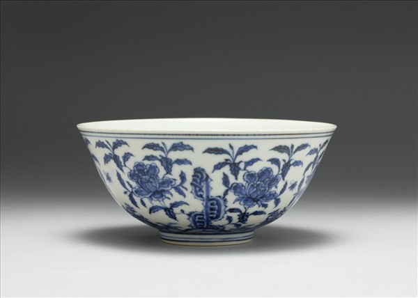 青花牡丹紋碗
