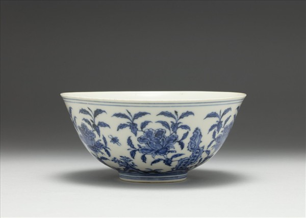 青花牡丹紋碗