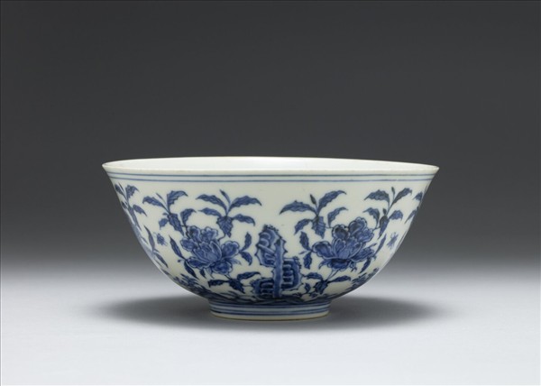 青花牡丹紋碗