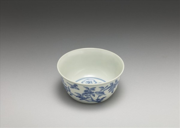 青花梵文花鳥紋杯