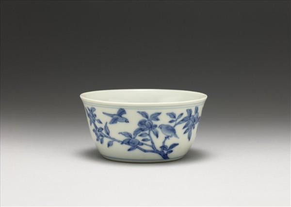 青花梵文花鳥紋杯