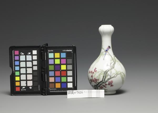 琺瑯彩桃柳爭春蒜頭瓶