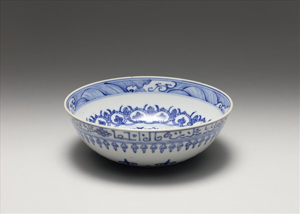 青花波斯文花卉紋碗