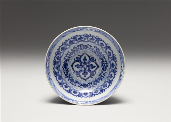 青花波斯文花卉紋碗