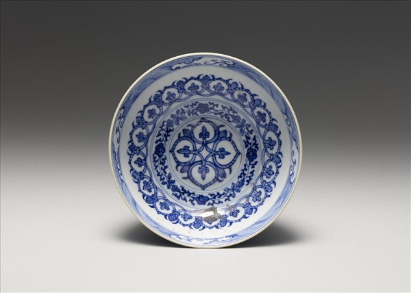 青花波斯文花卉紋碗
