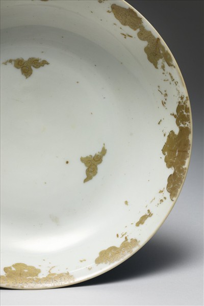 孔雀綠釉描金花卉紋盤