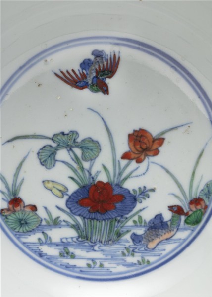 鬥彩蓮塘鴛鴦紋碗