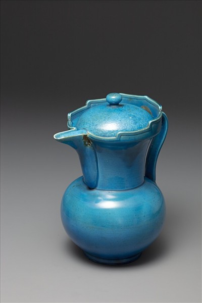 孔雀綠釉僧帽壺