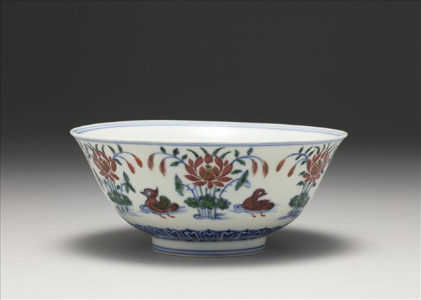 鬥彩蓮塘鴛鴦碗