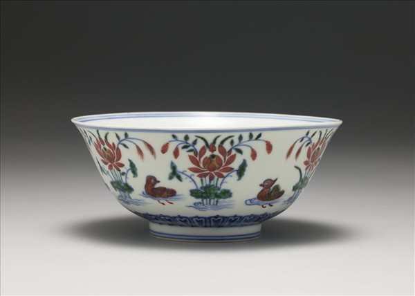 鬥彩蓮塘鴛鴦碗
