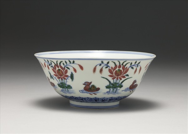 鬥彩蓮塘鴛鴦碗