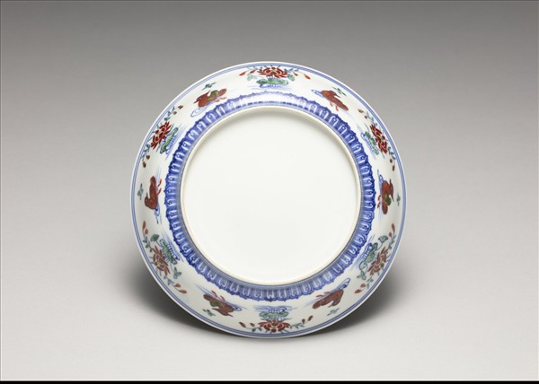 鬥彩蓮塘鴛鴦紋盤