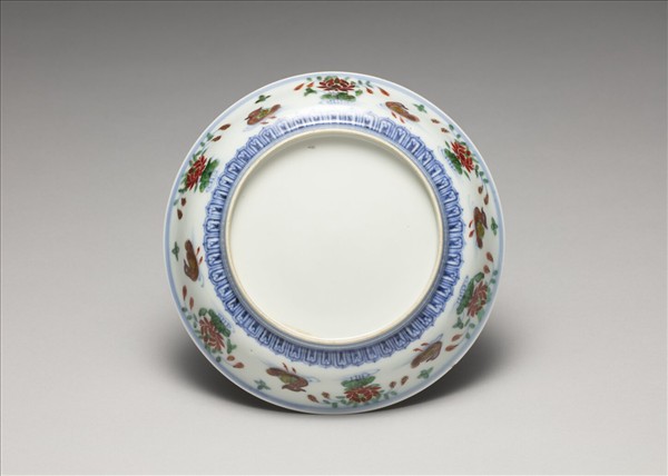 鬥彩蓮塘鴛鴦紋盤