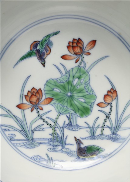 鬥彩蓮塘鴛鴦紋碗