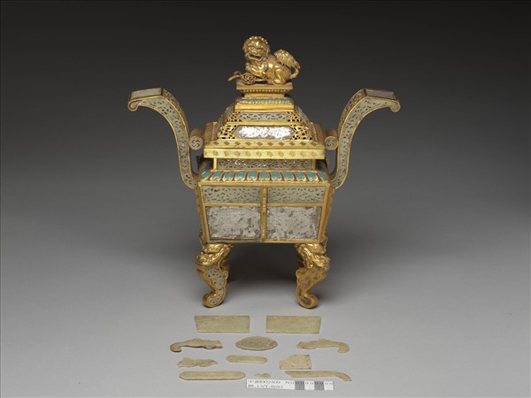 銅鍍金嵌透雕玉及填料爐（五供）